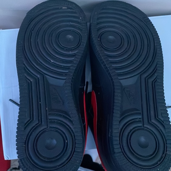 Black & Red AF1 W 6.5 Kids 5 - Picture 4 of 4